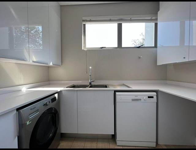 3 BEDROOM PROPERTY TO RENT IN HYDE PARK